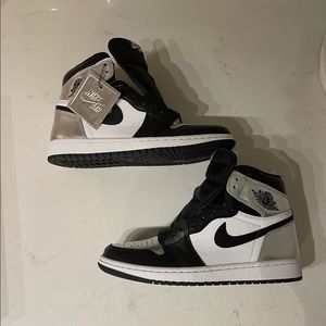 WMNS Air Jordan 1 High OG Silver Toe